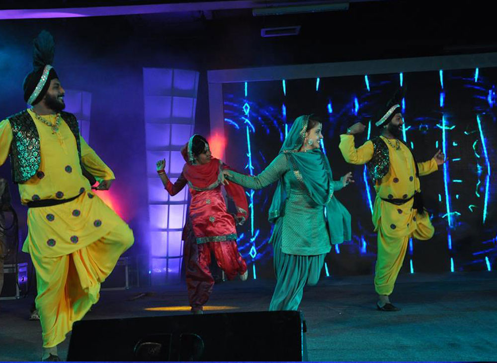 bhangra dance group for weddings